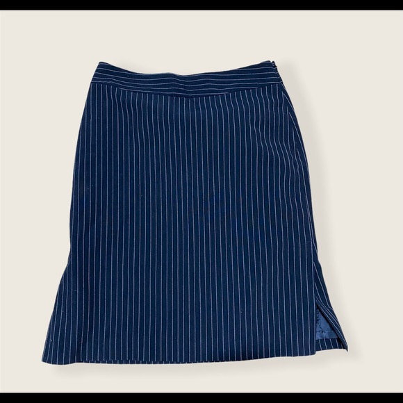 Merona dark blue size 6 pin stripe skirt - Picture 2 of 7